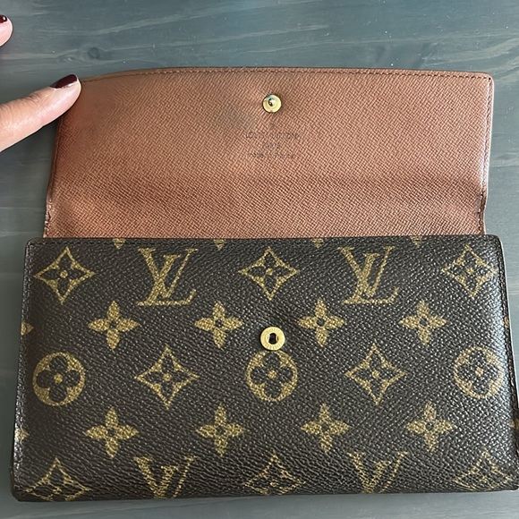 AUTHENTIC LV MONOGRAM INTERNATIONAL WALLET TH1919 - Picture 3 of 8